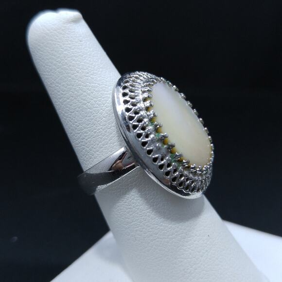 Vintage Whiting & Davis Mother of Pearl Ring, US Size 6 1/2 Adjustable - Picture 2 of 10